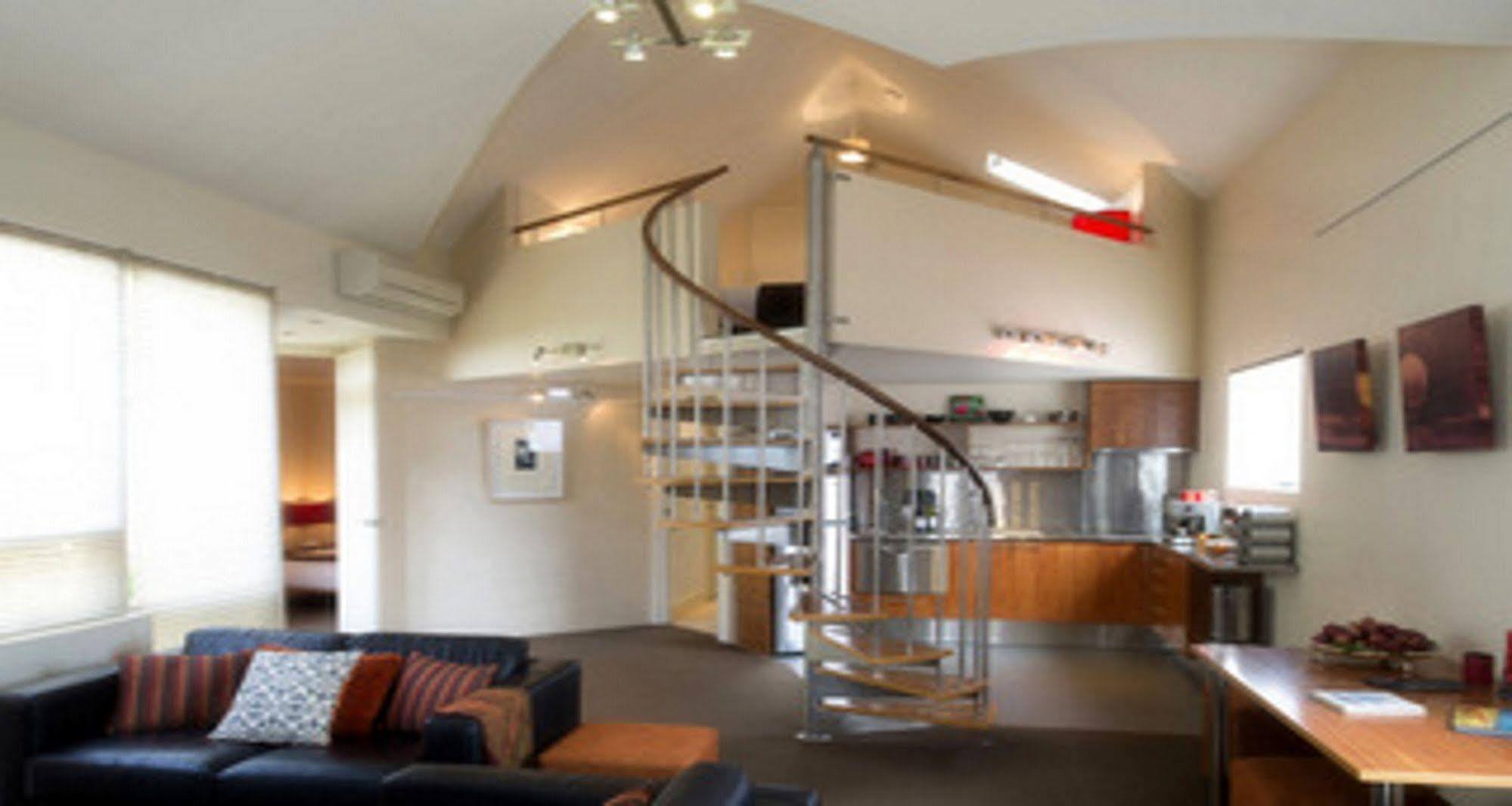 Twofourtwo Boutique Apartments Лонсестън Екстериор снимка