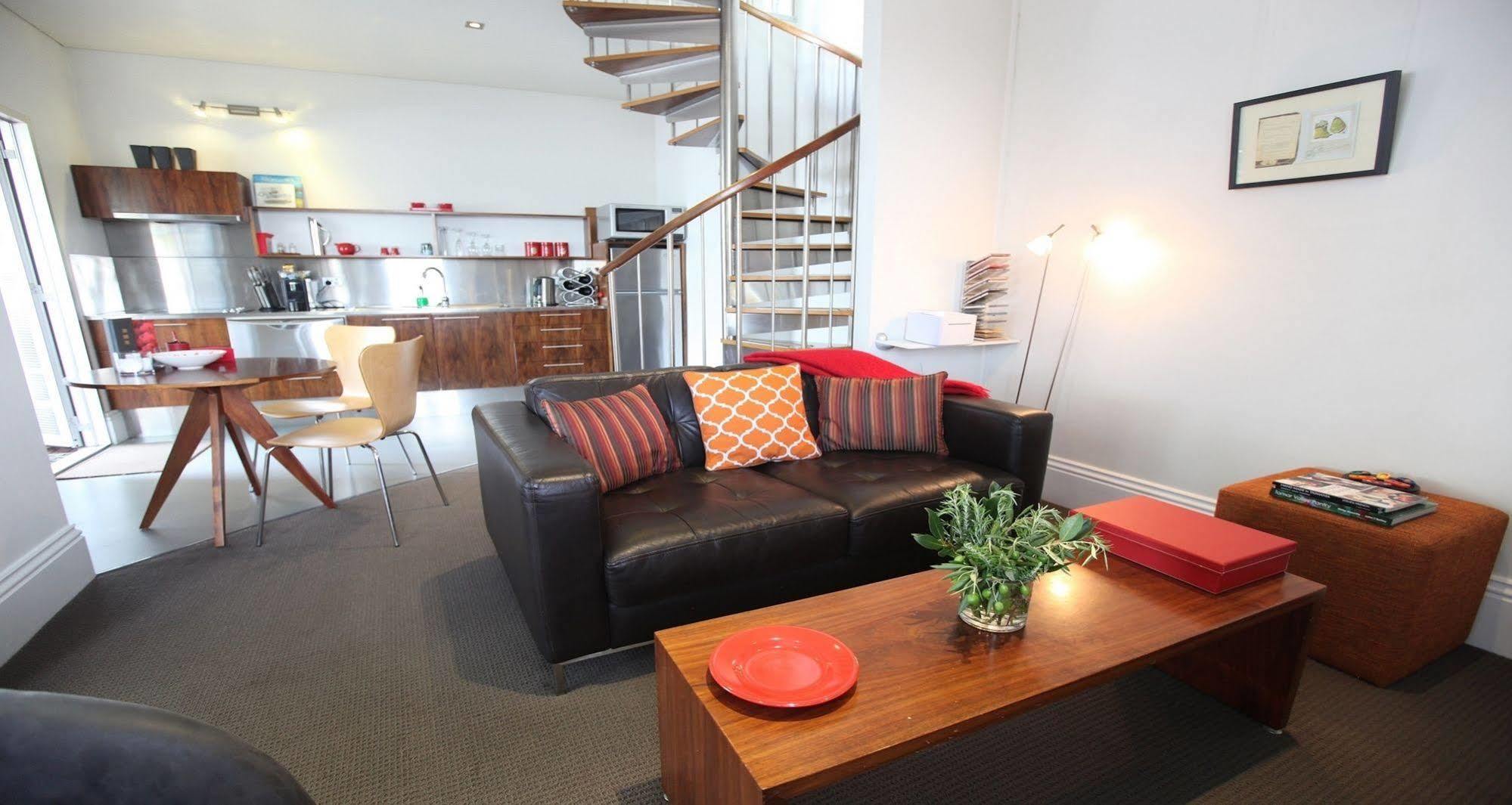 Twofourtwo Boutique Apartments Лонсестън Екстериор снимка